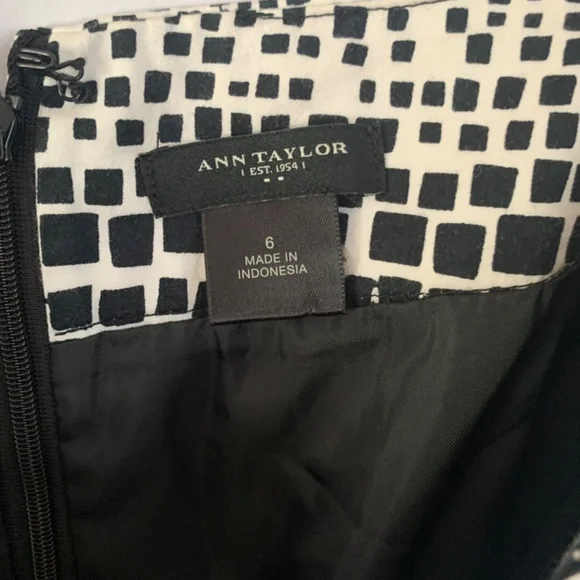 Black and white skirt - Picture 4 of 5